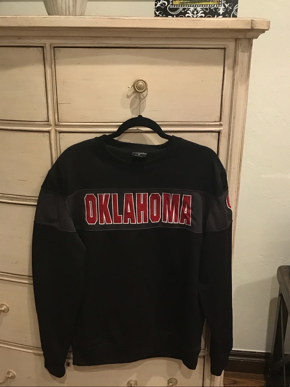 Colosseum Black Oklahoma Sweatshirt with Red Lettering